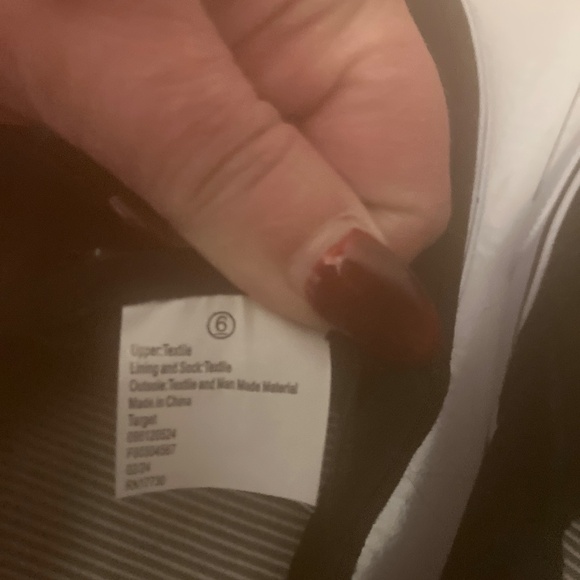 Woman’s Slip On Shoes Size6 - Picture 5 of 7